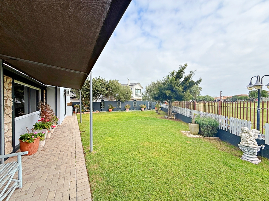 4 Bedroom Property for Sale in Country Club Western Cape